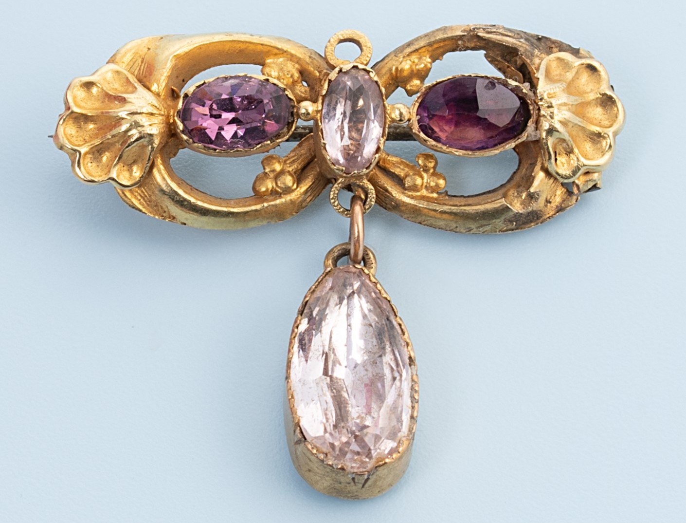 Trendspotter - Brooches are back in vogue